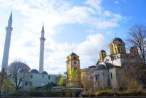 Big Mosque of Mulla Veseli and the St. Uroš Orthodox Cathedral in the centre of Ferizaj/Uroševac  (Valdete Hasani)
