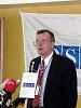 Ambassador Robert Barry, head of the OSCE Election Support Team to Afghanistan, briefs journalists in Kabul, 4 October 2004. (OSCE/Alexander Nitzsche)